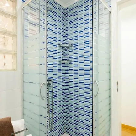 1 Apartment *