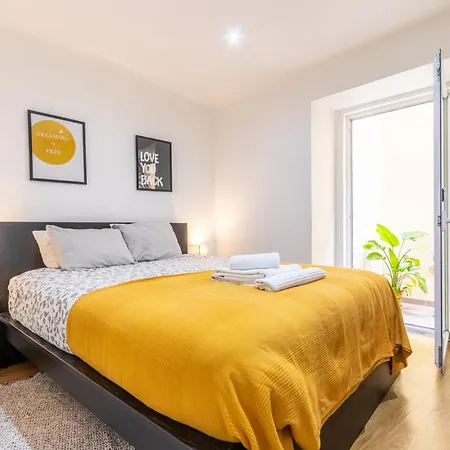Central Lisbon Apartment With Private Patio *