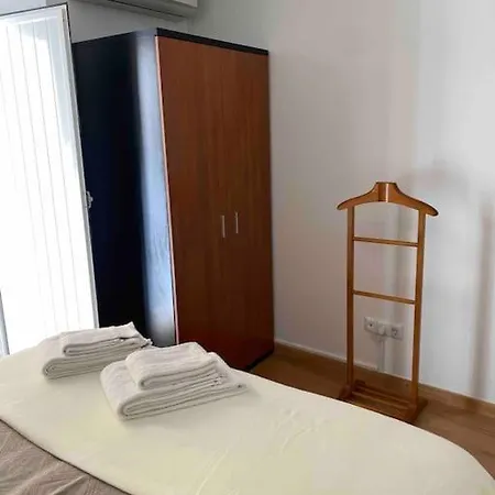 Appartement 1 *